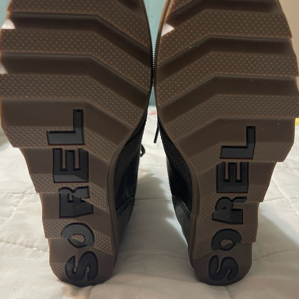 SOREL
Lexie Wedge Boot - Women's. Size: 8
NWOT - never worn - Picture 3 of 4